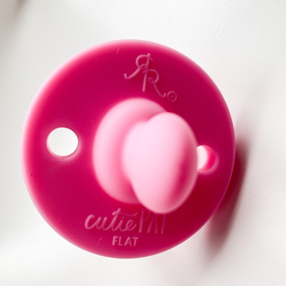 Ryan & Rose cutie pat (flat) in vivid (magenta)